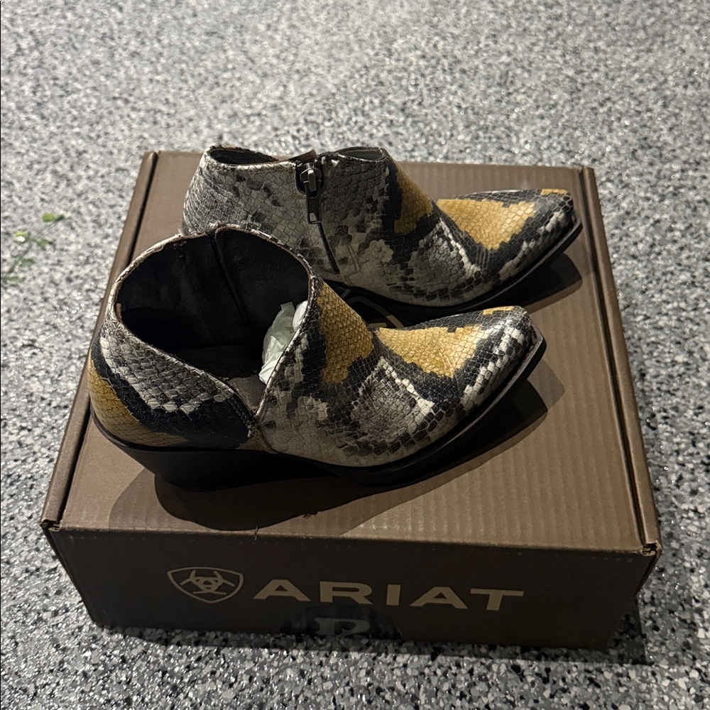 Ariat Jolene Ankle Boots View 3